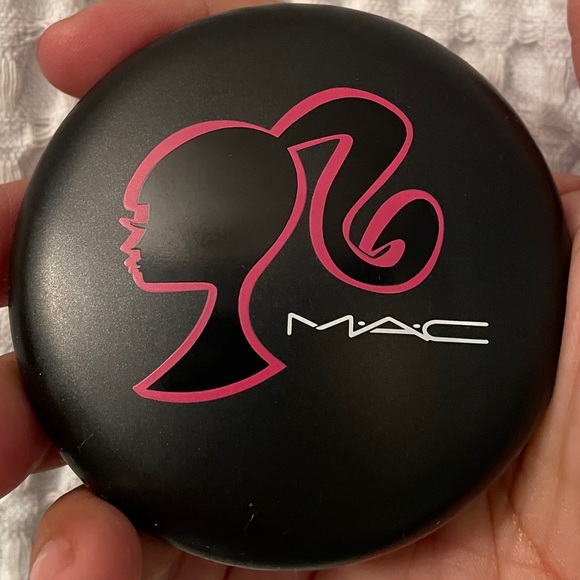 Barbie loves M.A.C Beauty Powder—vintage& limited